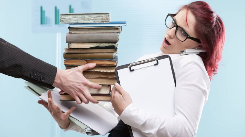 These 10 Red Flags Mean It's Time to Quit Your Job - The Frugal Expat