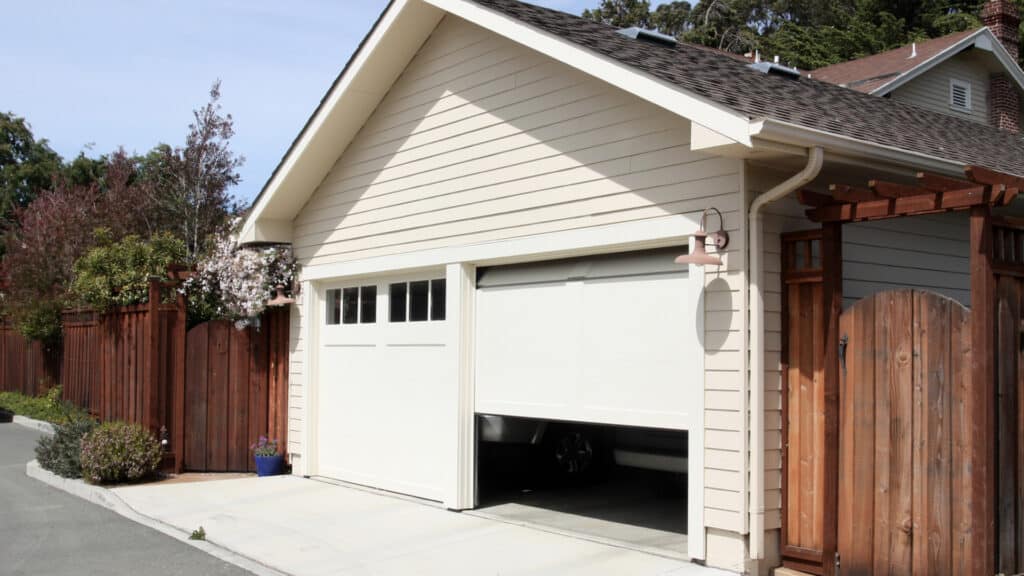 10 Ways To Monetize Your Home And Make Money Without Lifting A Finger &Raquo; ‎Garage House.‎001