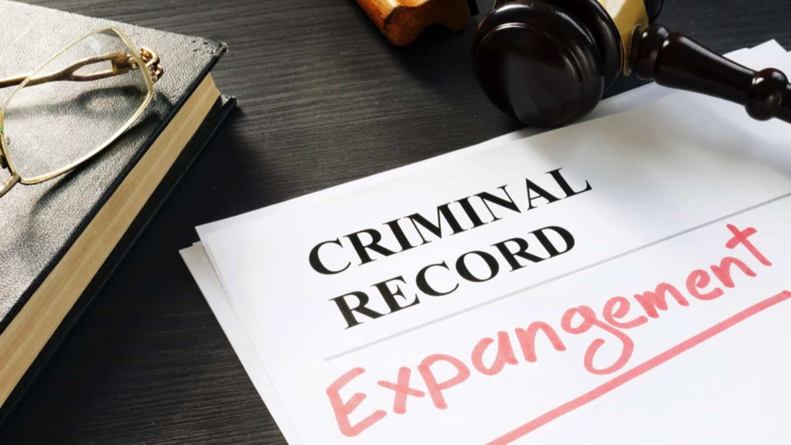 Expunging criminal record