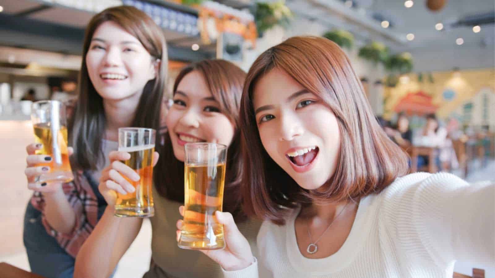 Group of friends drinking beer